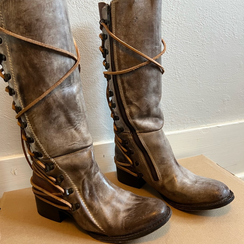 Freebird Reese Stone gray back lace boots size 8